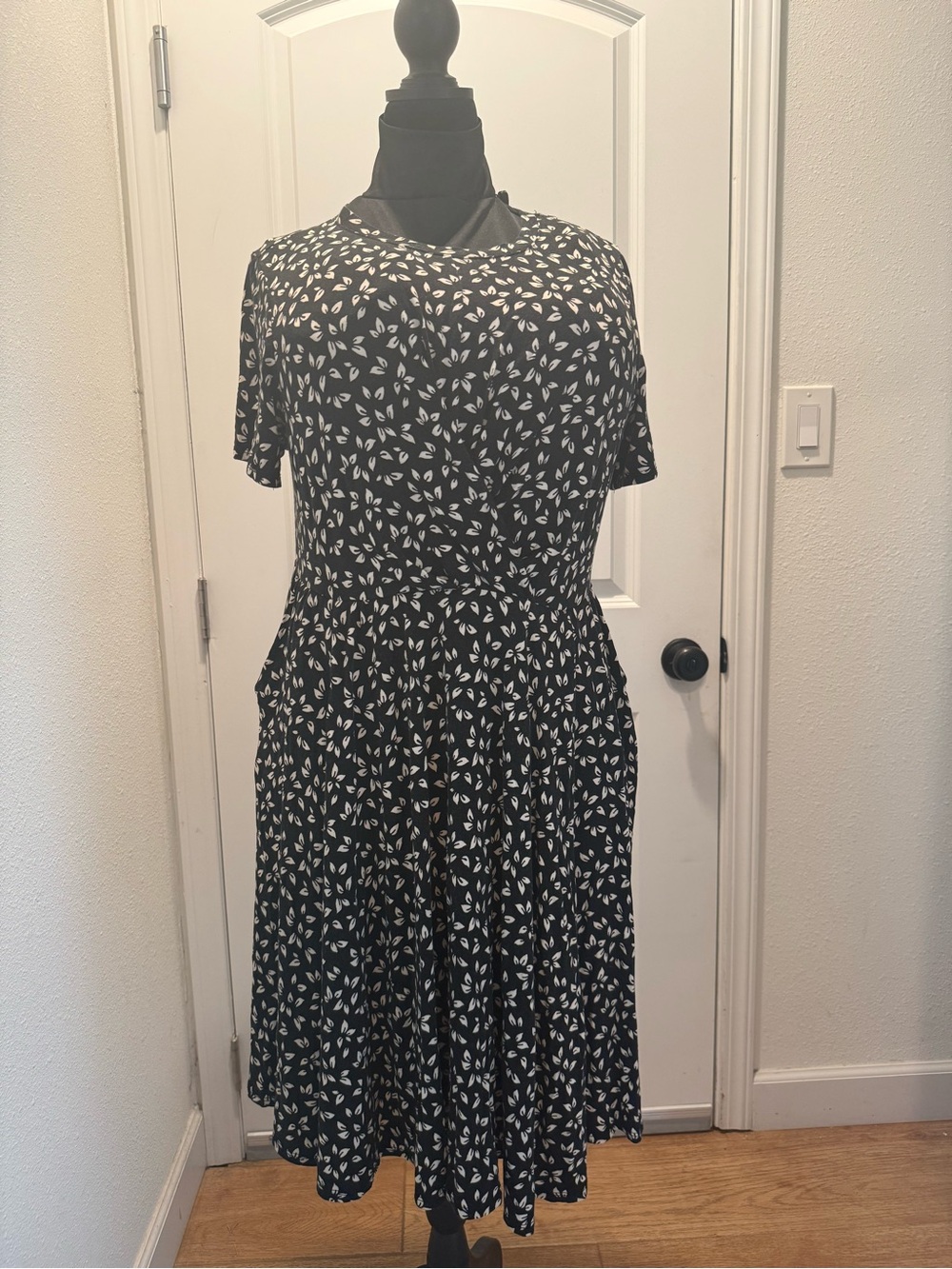 Torrid Skater Black Midi Dress with White Leaf Print Size 2